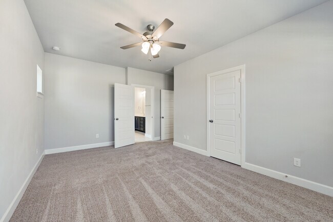 Building Photo - 14421 Walsh Ave