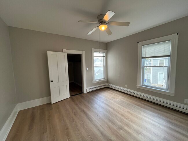 Building Photo - 262 Walnut St