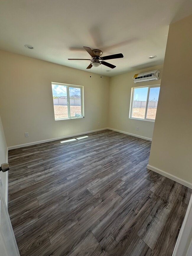 Building Photo - PRIVACY! PRIVACY! Cute newly remodeled 2 bed/1 bath home!