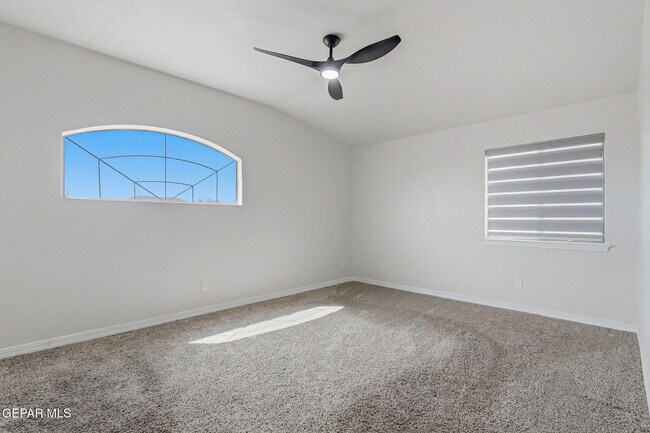 Building Photo - 3121 Tierra Paola Ln