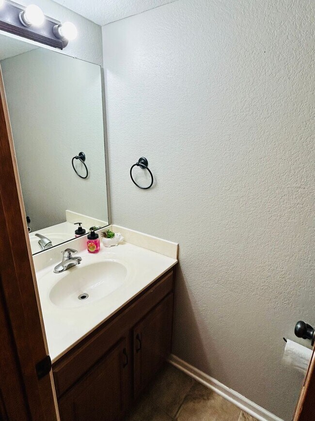 Building Photo - Beautiful Single Family Home, Sutter Woods...