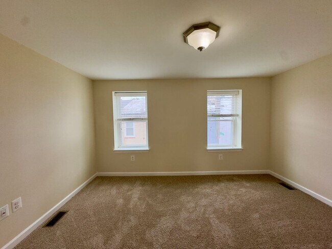 Building Photo - Charming 2 Bedroom/2 Bathroom Townhome in Upper Fells Point, MD!