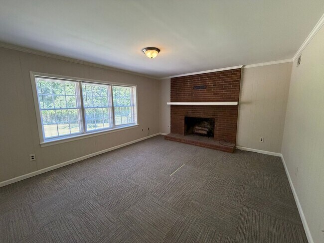 Building Photo - 3/2 House in Woodfin Estates $1,795