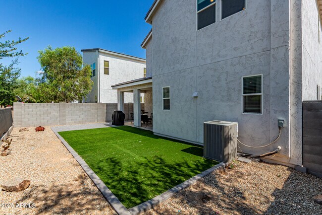 Building Photo - 371 N 157th Ln