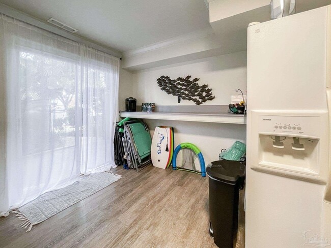 Building Photo - 4836 Huron Dr