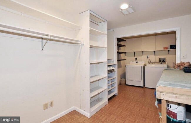 Building Photo - 10121 Crestberry Pl