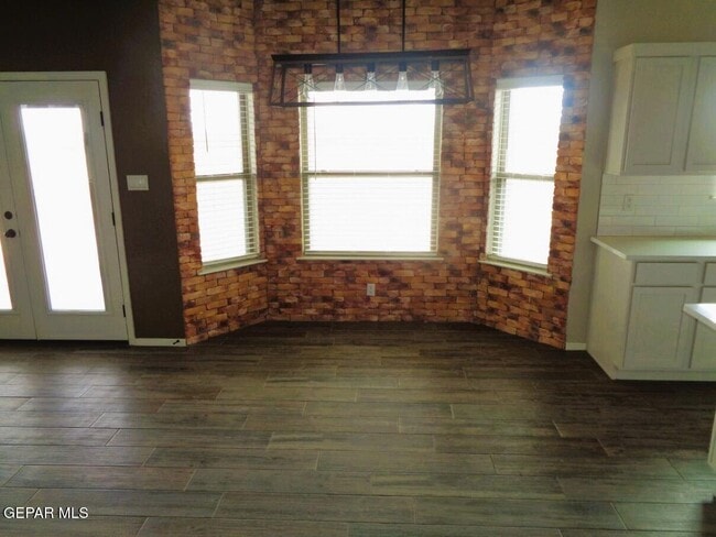 Building Photo - 13513 Coldham St