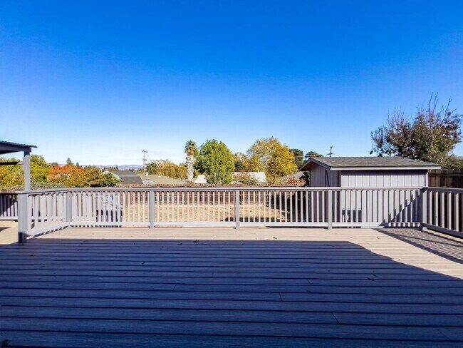 Building Photo - Charming Three Bedroom Westwood Napa Home