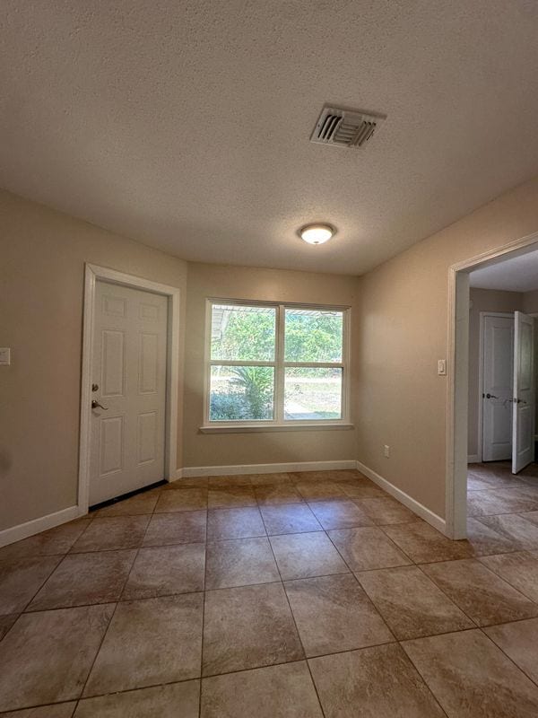 Building Photo - 6838 Apona St