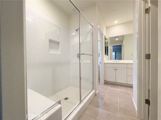 Building Photo - 119 Messenger