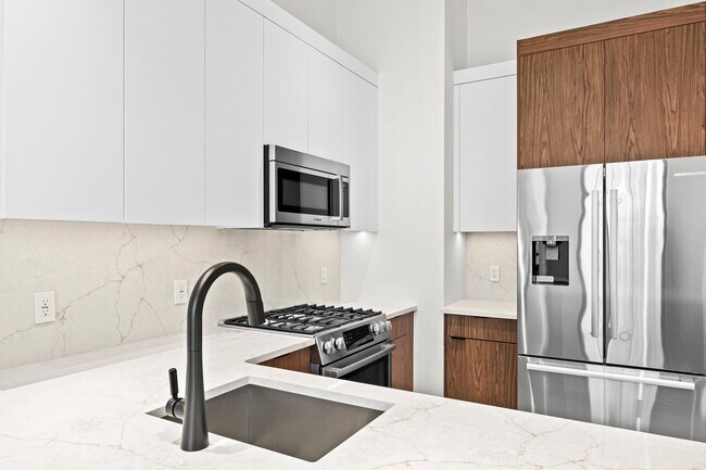 Building Photo - 38 Jackson St