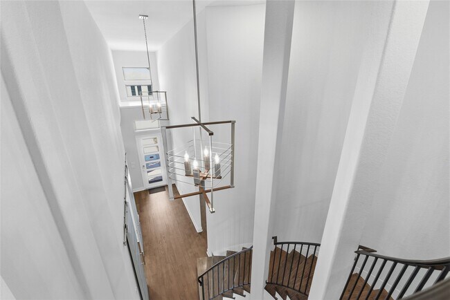 Building Photo - 15314 Viviente Dr