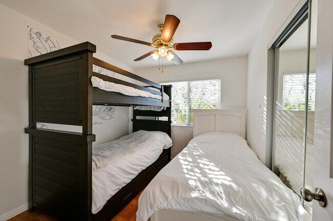 Building Photo - 719 Mahogany Dr