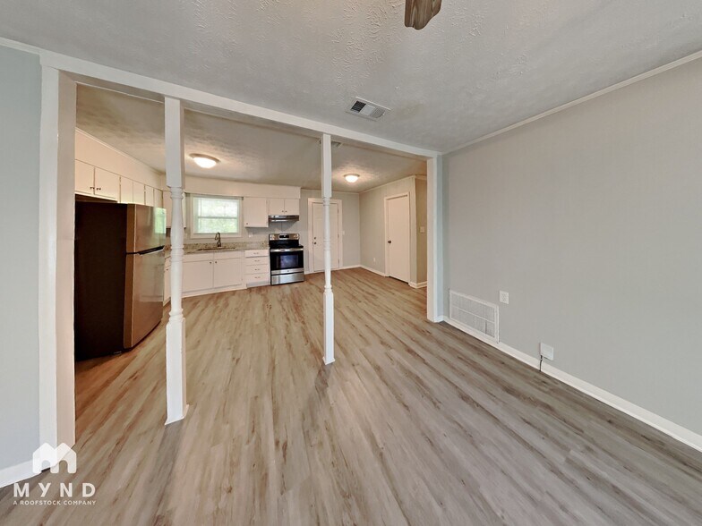 Building Photo - 1407 Sycamore Dr NW