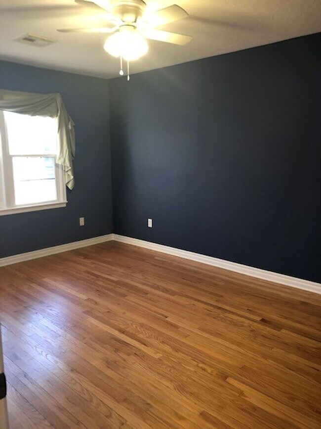 Building Photo - Adorable 3 Bed | 1 Bath + Bonus Room in Mayfair Heights - ALL Appliances Included