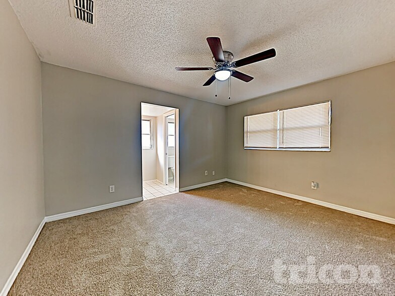 Building Photo - 816 Centerwood Ct