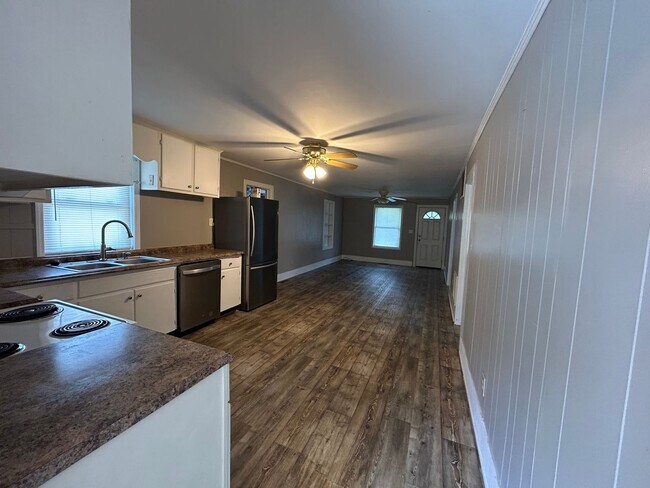 Building Photo - 23640 Riverton Rd