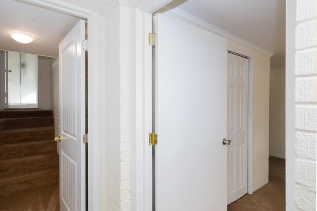 Building Photo - 1190 Blue Creek Rd