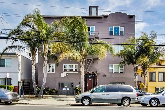 Building Photo - Palm Haus