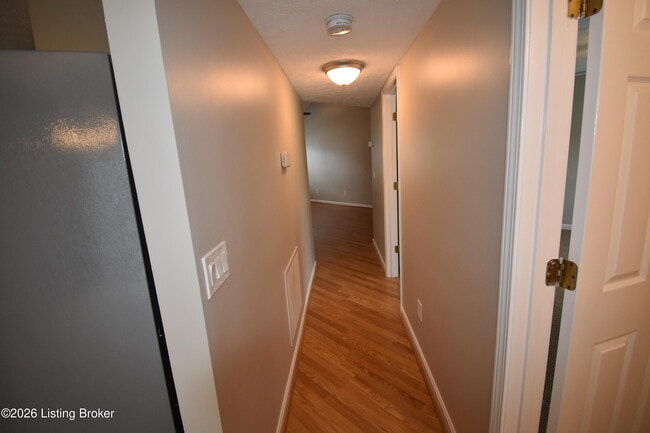 Building Photo - 10407 Pinoak View Dr