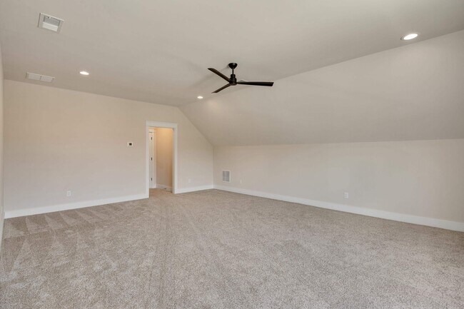 Building Photo - 5056 Jon Oak Dr