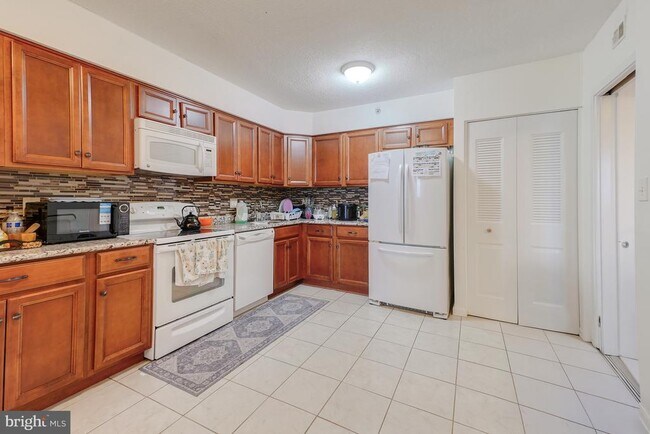 Building Photo - 3713 S George Mason Dr