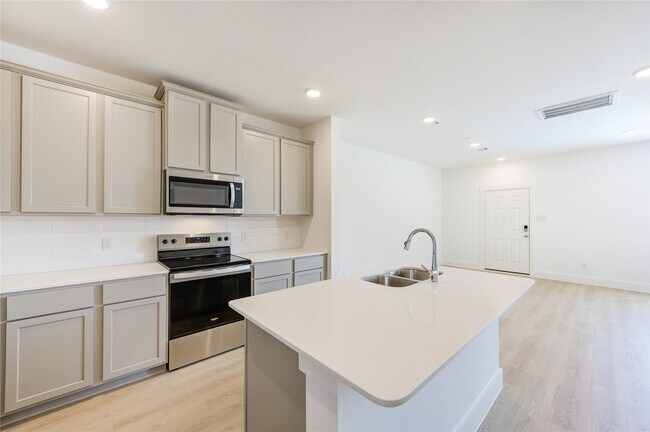 Building Photo - 11910 Carvalho Dr