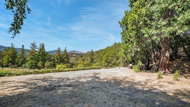 Building Photo - Hilltop Estate in Green Valley-Fully Furni...