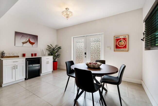 Building Photo - 1526 SW 20th Ave