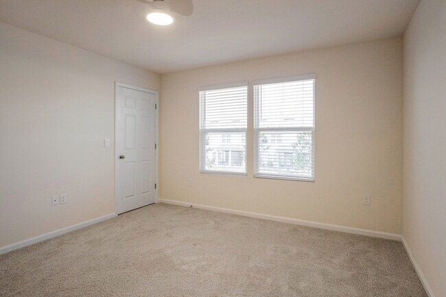 Building Photo - 73 Java Ln