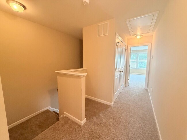 Building Photo - Beautiful Providence Place Townhome Near RTP & RDU – Pool Community!