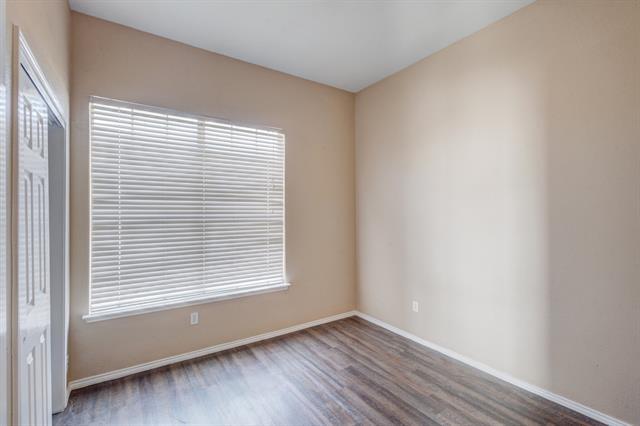 Building Photo - 3844 Harrison Dr