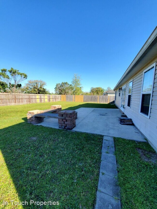 Building Photo - 3 br, 2 bath House - 3571 Beulah Cir