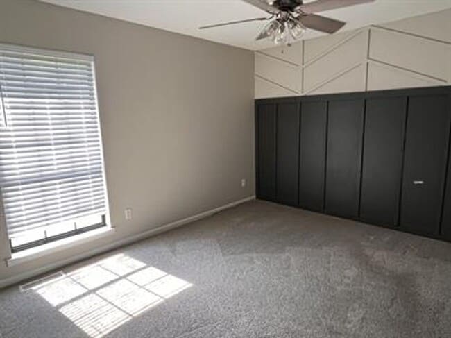 Building Photo - NEW DEAL! FIRST MONTH’S RENT FREE WITH A 1-YEAR LEASE!