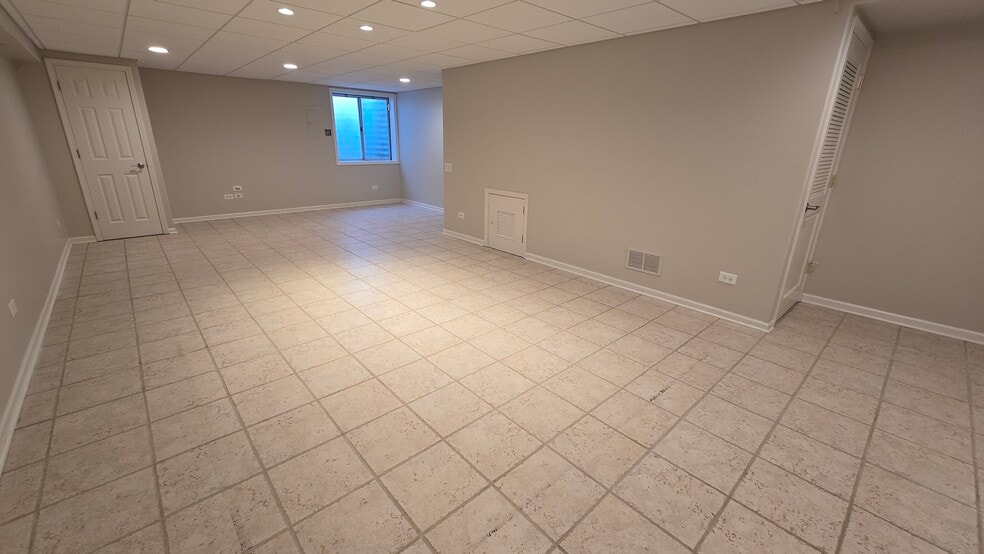 Finished basement - 2807 Stonewater Dr