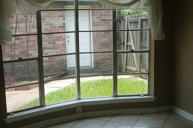 Building Photo - 13627 Montaigne Dr