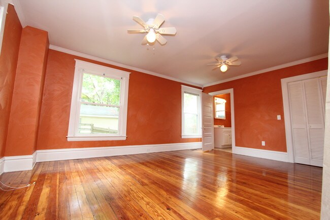 Building Photo - 1430 Sherman St SE