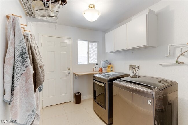 Building Photo - 2121 Rosanna St