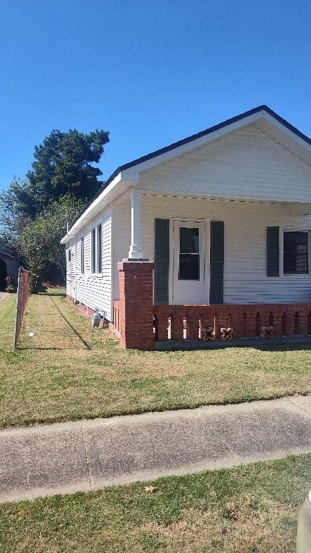 Building Photo - 1210 Roussell St