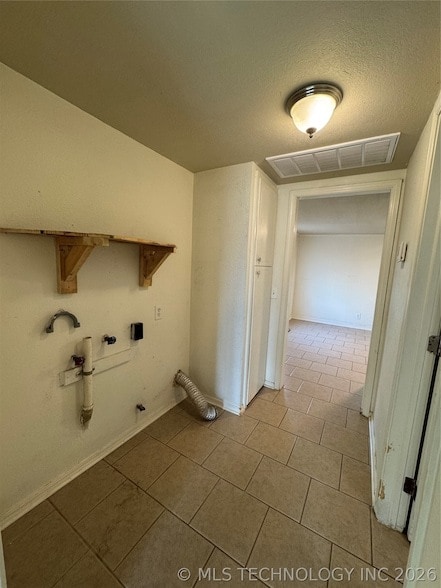 Building Photo - 102 S Hickory St