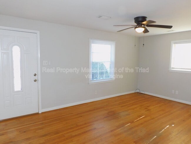 Building Photo - 1905 Palm St