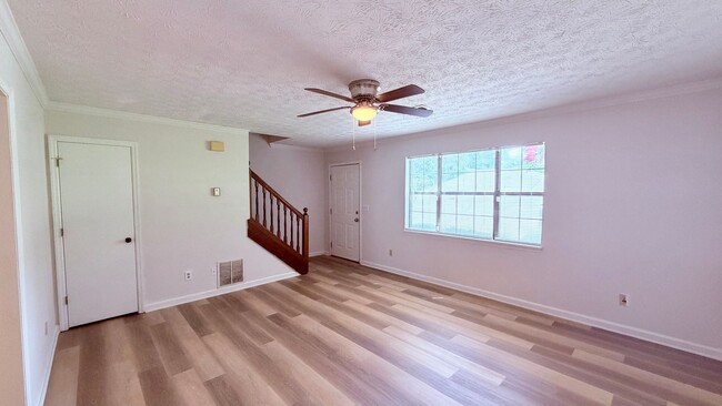 Building Photo - 2681 Parkside Way SW