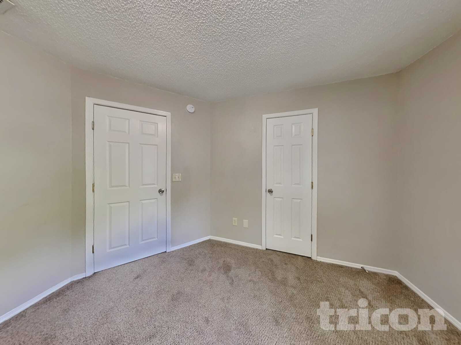 Building Photo - 12739 Serenade Cir N