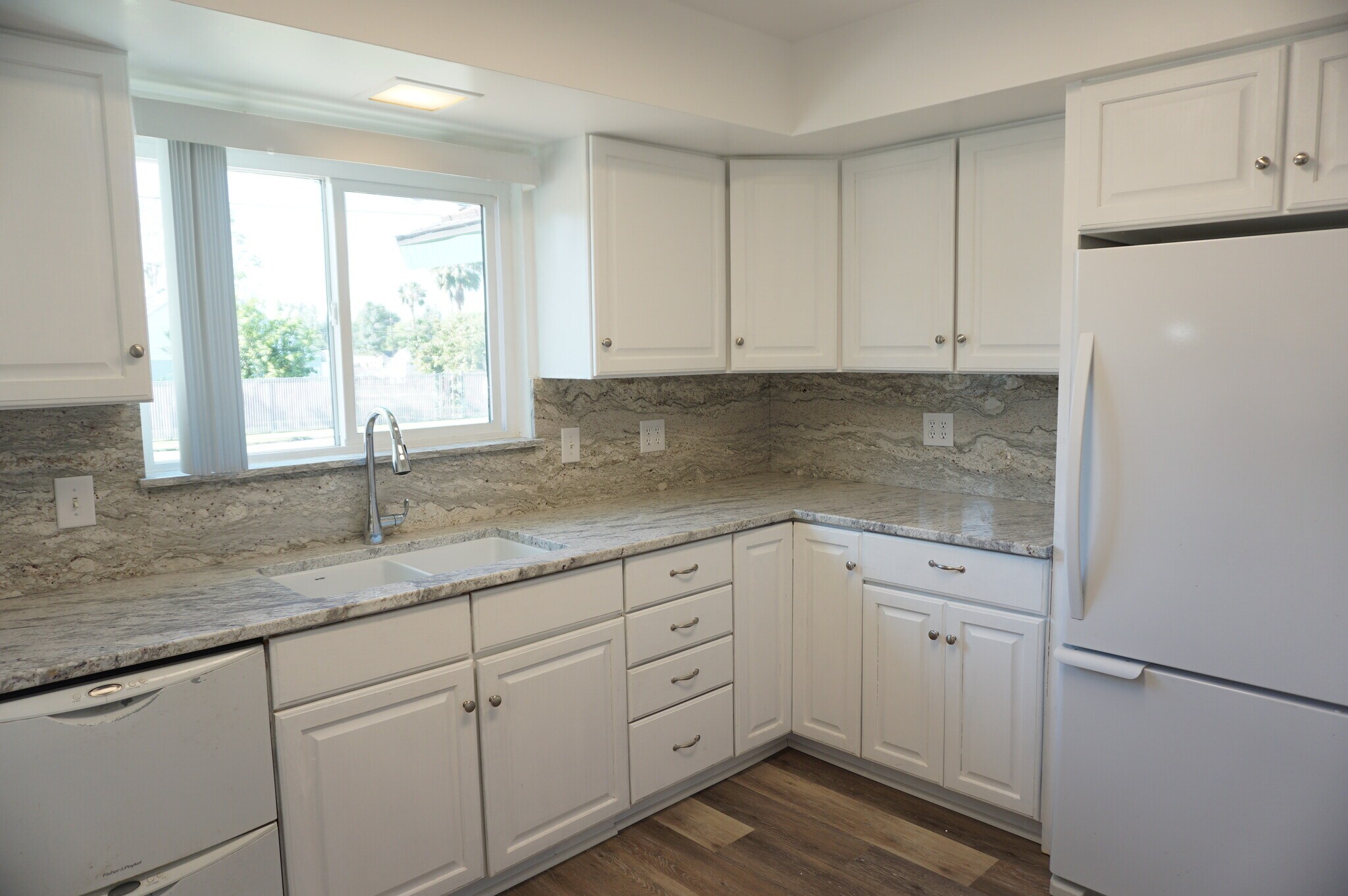 Building Photo - 18243 Superior St