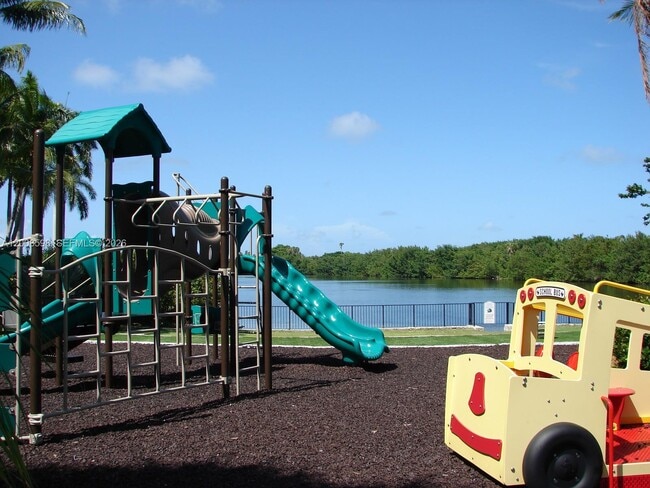 Building Photo - 13636 Deering Bay Dr