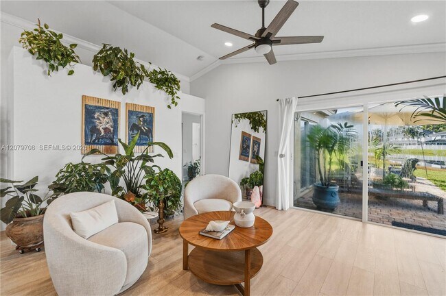 Building Photo - 1416 Canary Island Dr