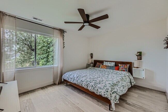 Building Photo - 26658 NE Walden Way