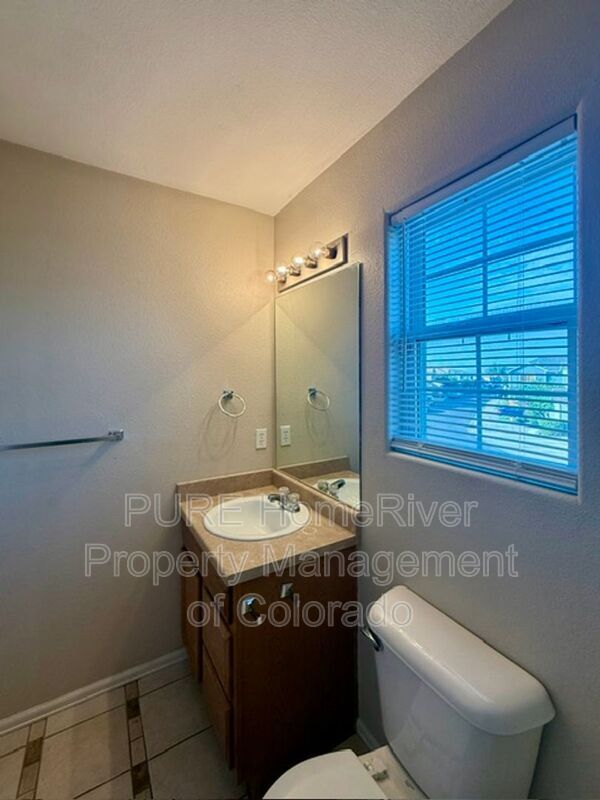 Building Photo - 691 Hailey Glenn View