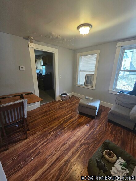 Building Photo - 11 Akron St