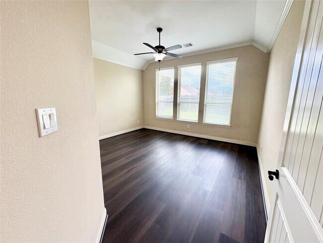 Building Photo - 21346 Huron Bend Dr